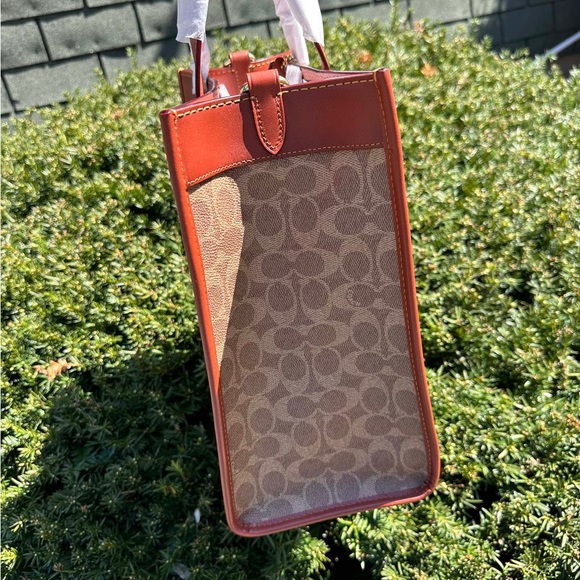 Coach Field Tote In Signature Canvas With Patches Retail $595 C6846 w/Dust Bag - Picture 2 of 8